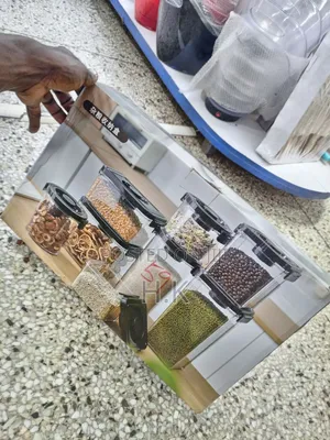 Clear Plastic Airtight Food Storage Containers.