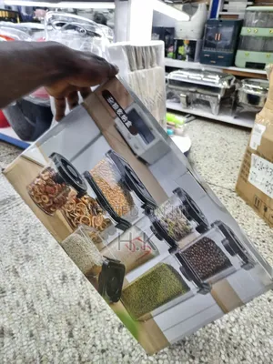 Clear Plastic Airtight Food Storage Containers.