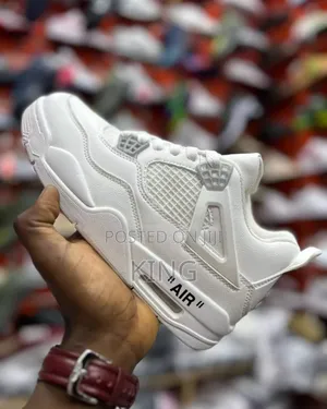 Swift Ladies Jordan 4 Sneakers