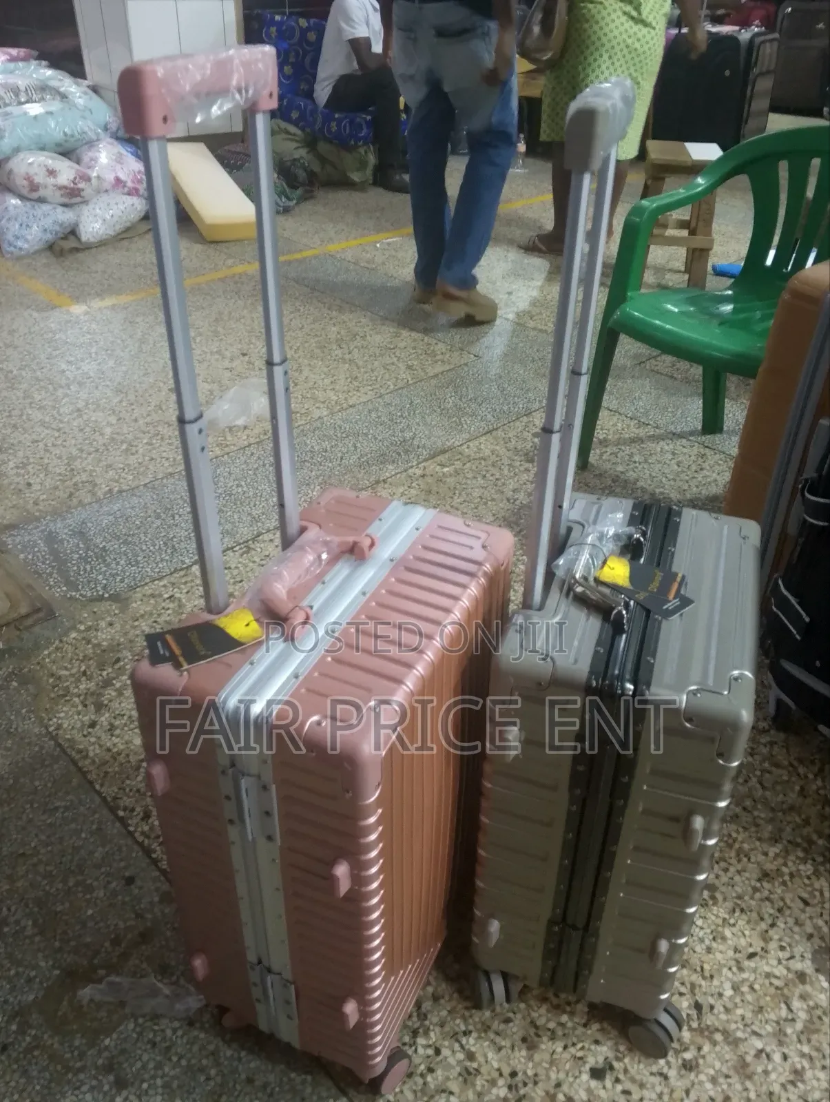 Aluminium Plastic Suitcases. Small.( Gold)