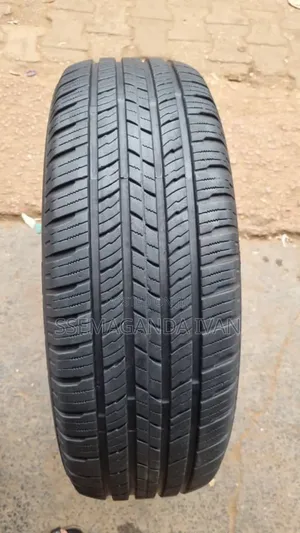 235/65r17 108h Tyres Foreign Used 4 Klugger,Harrier,Vanguard