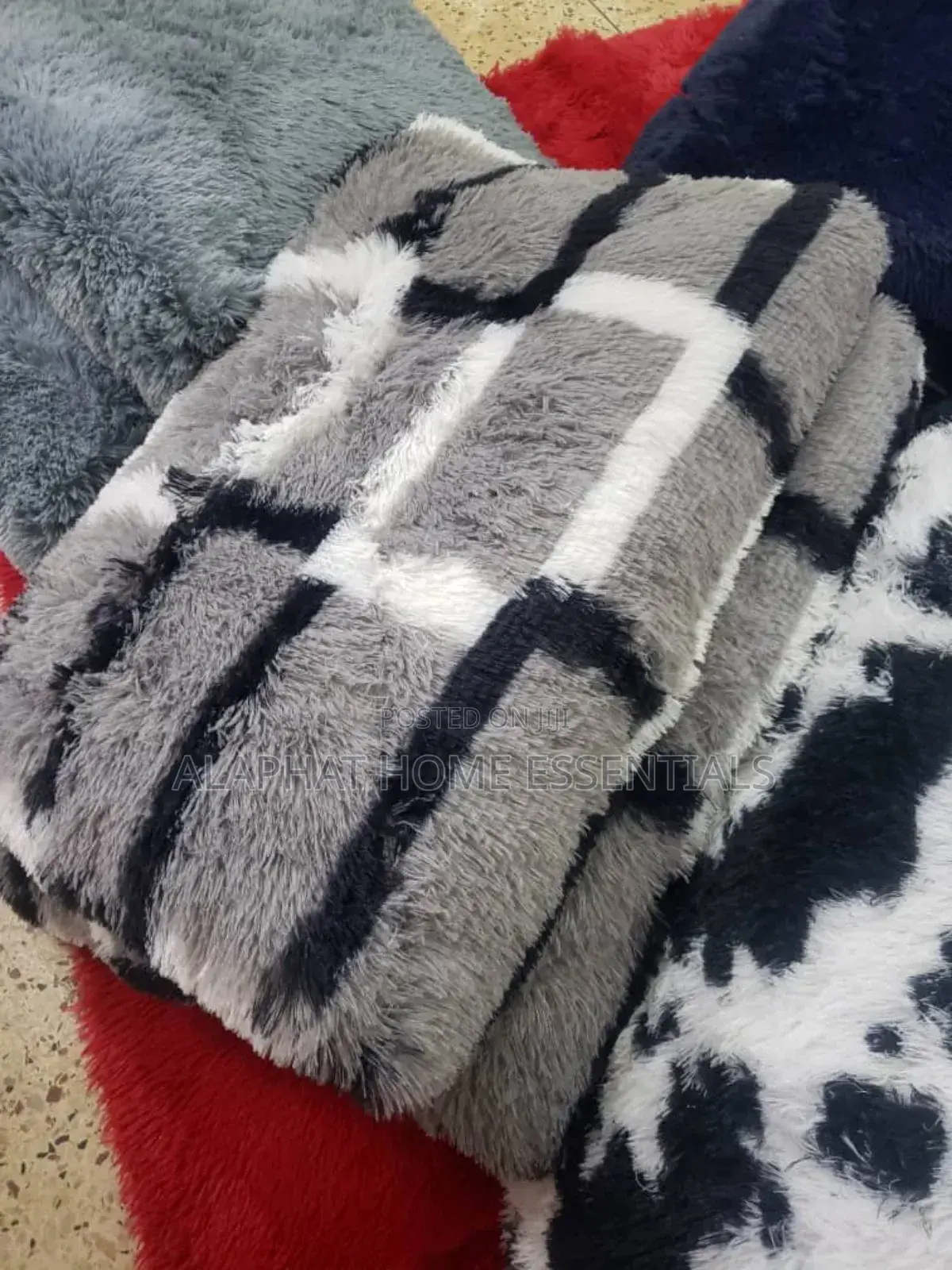 6 Pieces 6*6 Fluffy Duvets