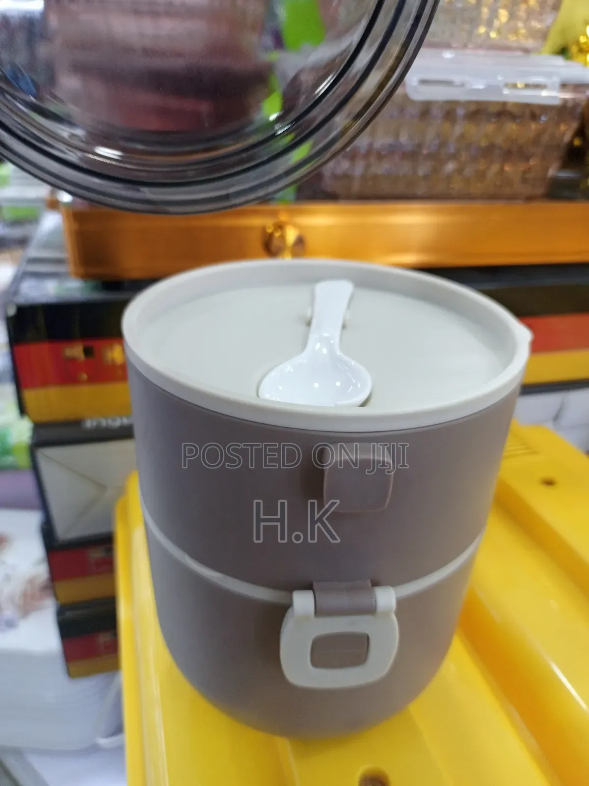 Beduso Double-Layer Lunch Box.