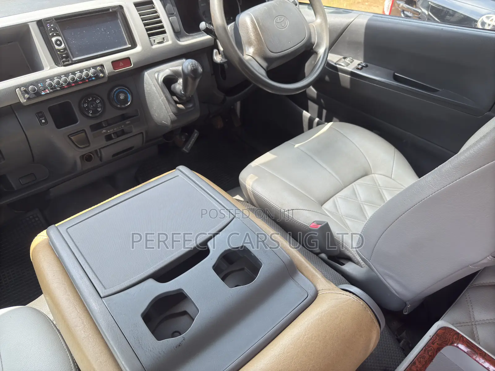 Toyota HiAce 2008 White