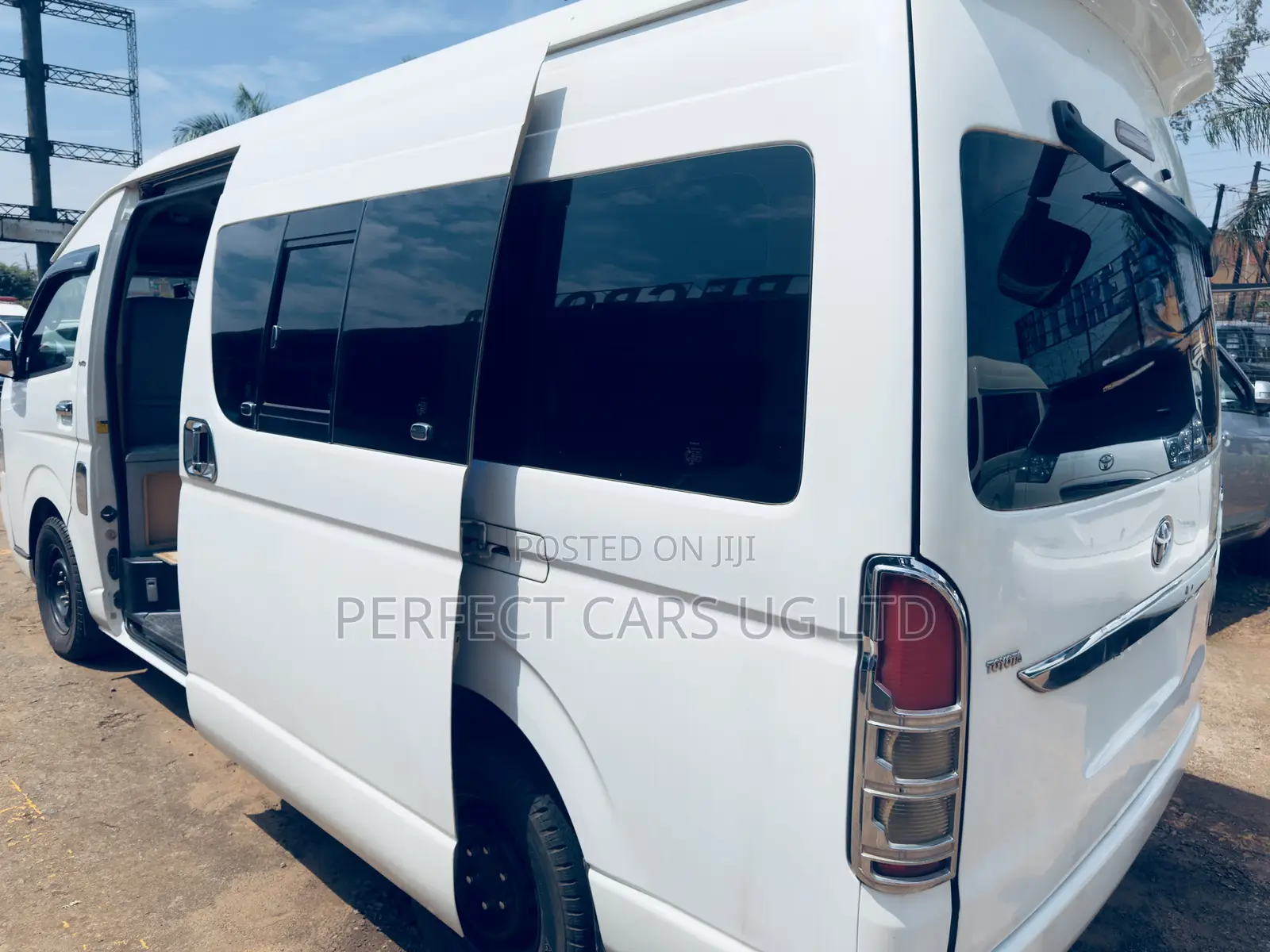 Toyota HiAce 2008 White