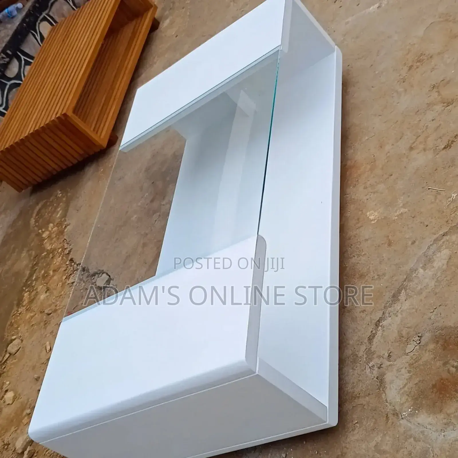 White Modern Certer Table/Coffee Table