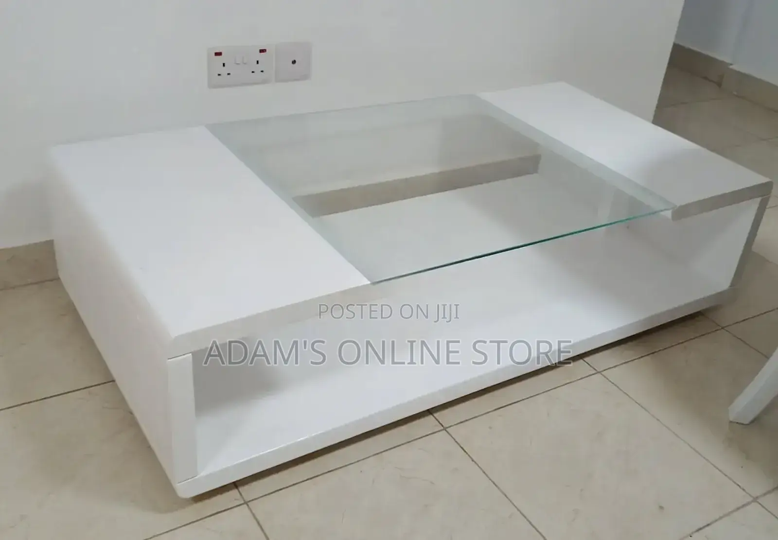 White Modern Certer Table/Coffee Table