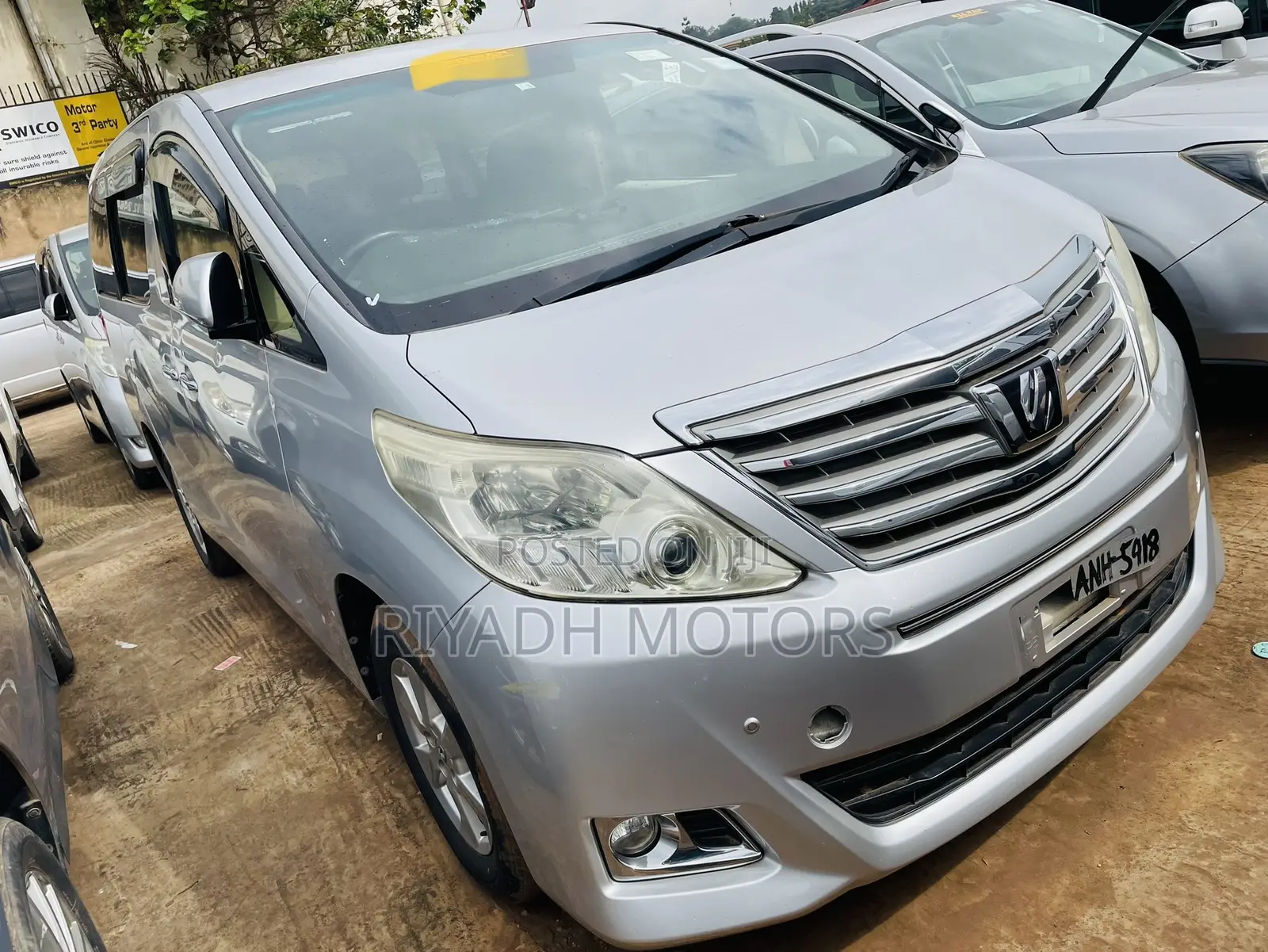 Toyota Alphard 2.4 Petrol AWD 2012 Silver