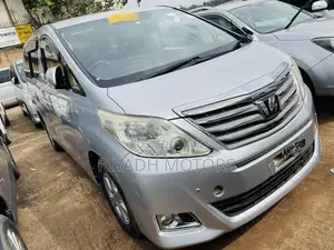 Toyota Alphard 2.4 Petrol AWD 2012 Silver