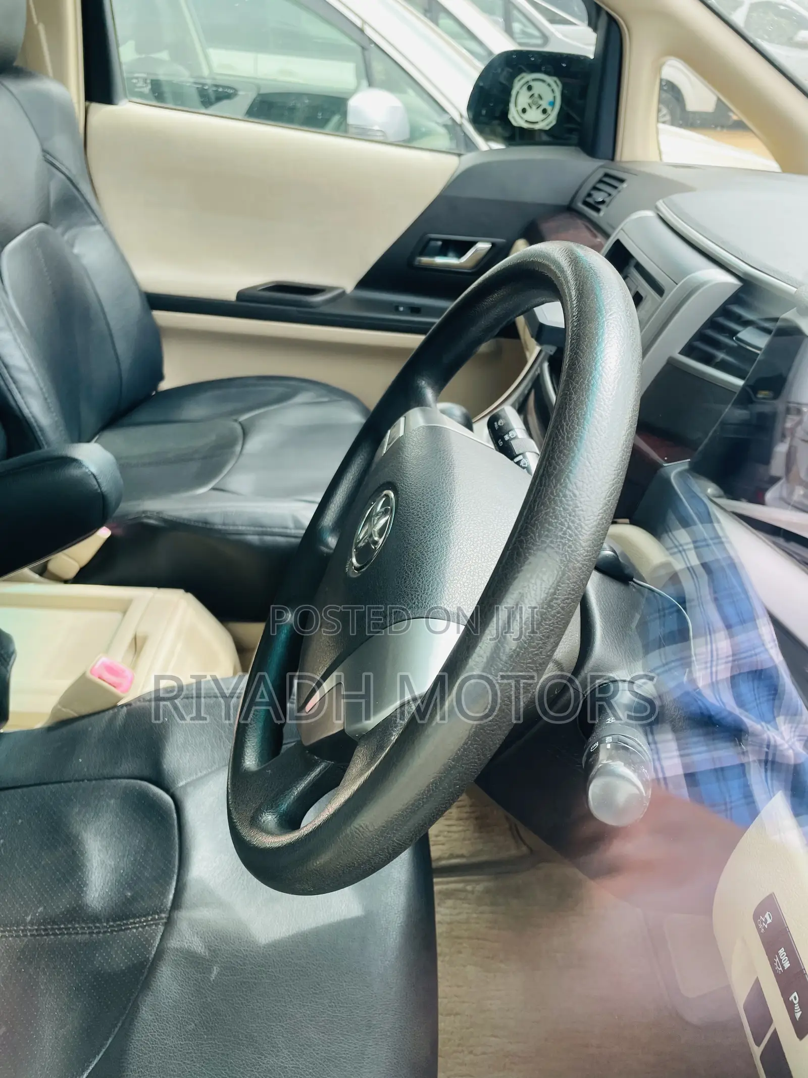 Toyota Alphard 2.4 Petrol AWD 2012 Silver