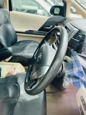 Toyota Alphard 2.4 Petrol AWD 2012 Silver