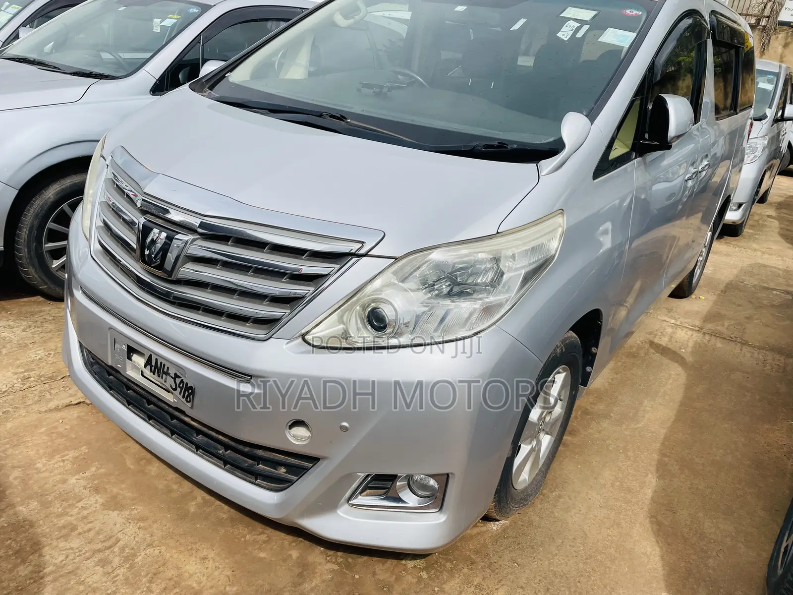 Toyota Alphard 2.4 Petrol AWD 2012 Silver