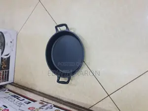 Shallow Cast Iron Pan ( Small Size )