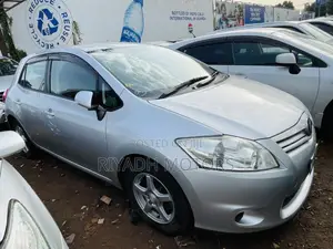 Toyota Auris 2010 Silver