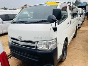 Toyota HiAce 2011 White