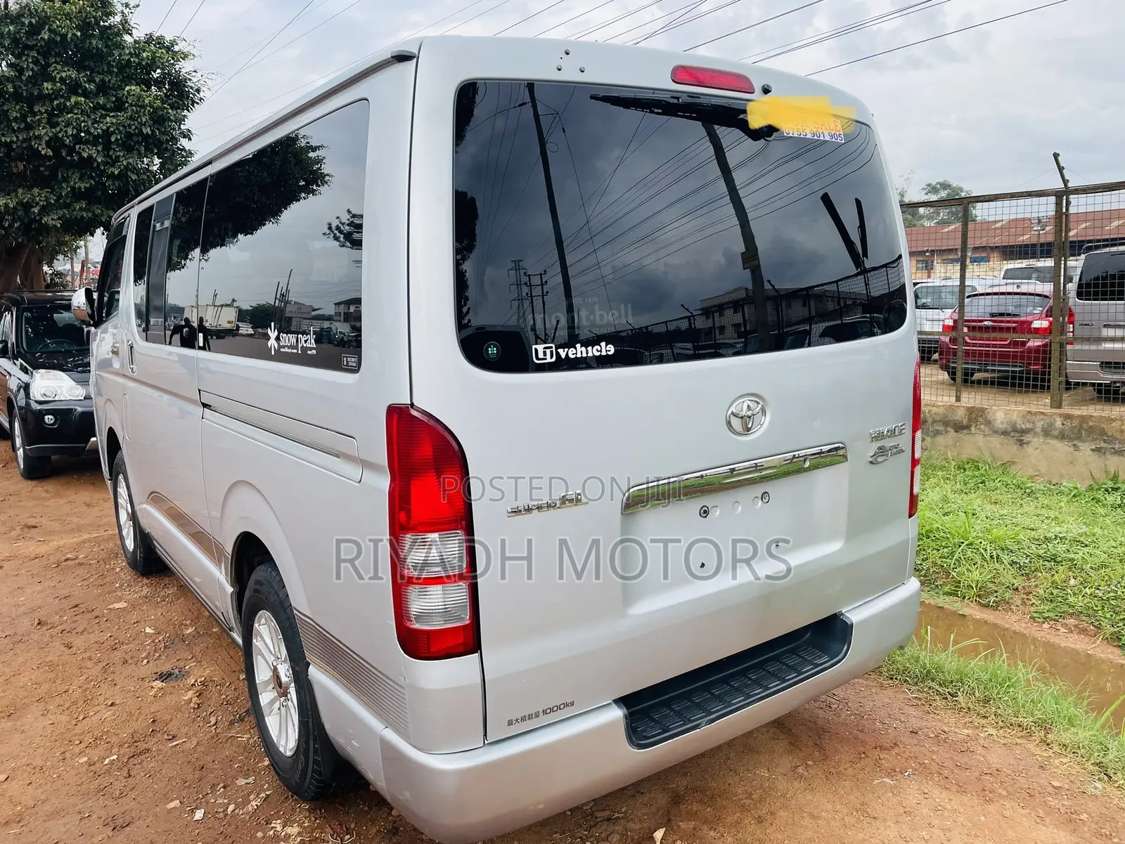 Toyota HiAce 2010 Silver