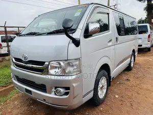 Toyota HiAce 2010 Silver