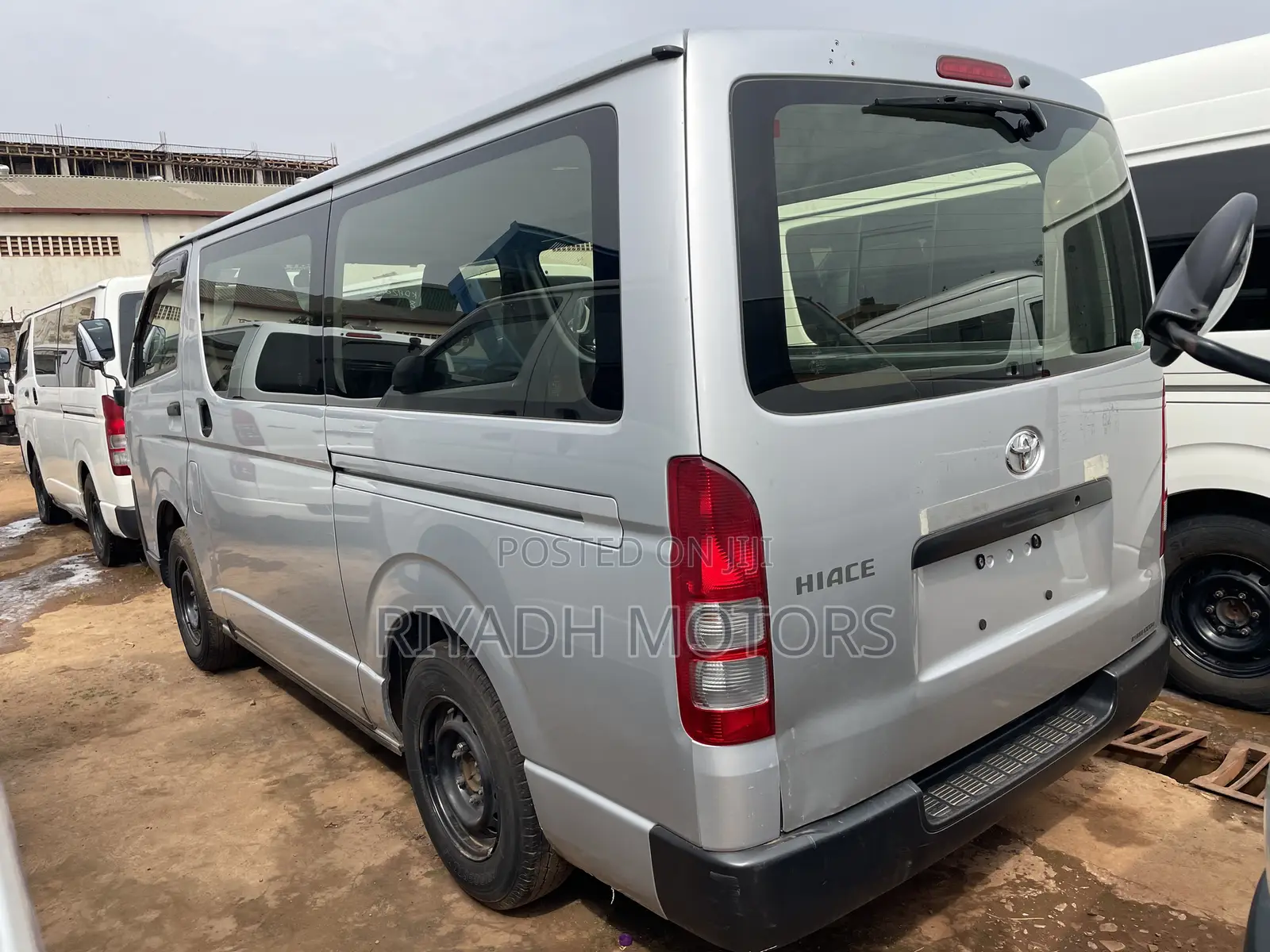 Toyota HiAce 2012 Silver
