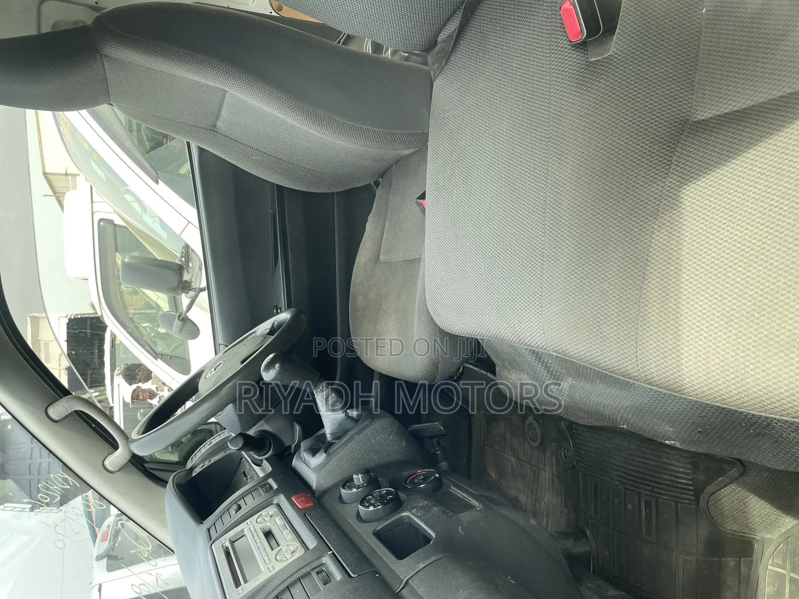 Toyota HiAce 2012 Silver