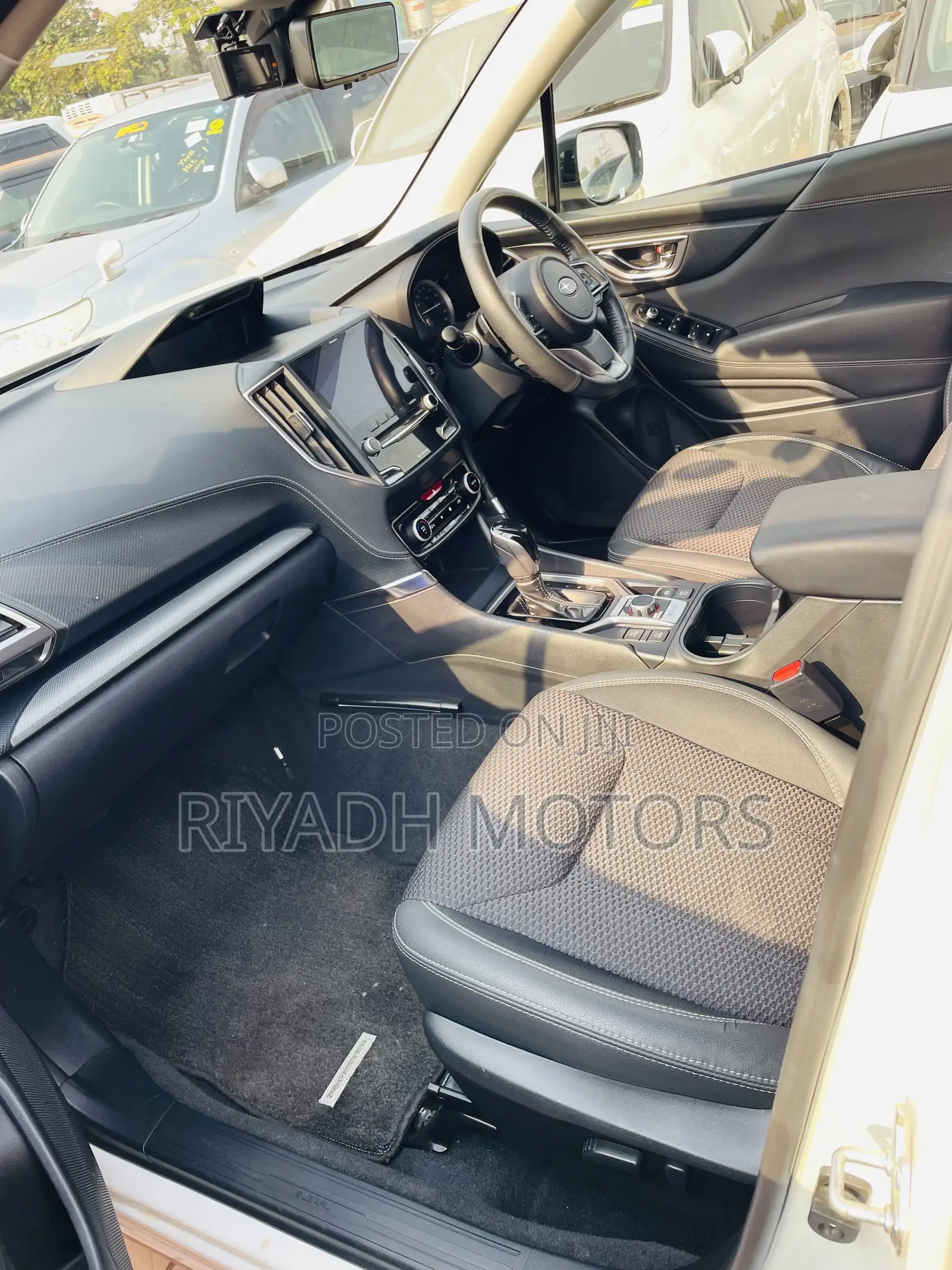 Subaru Forester Base AWD 2020 White