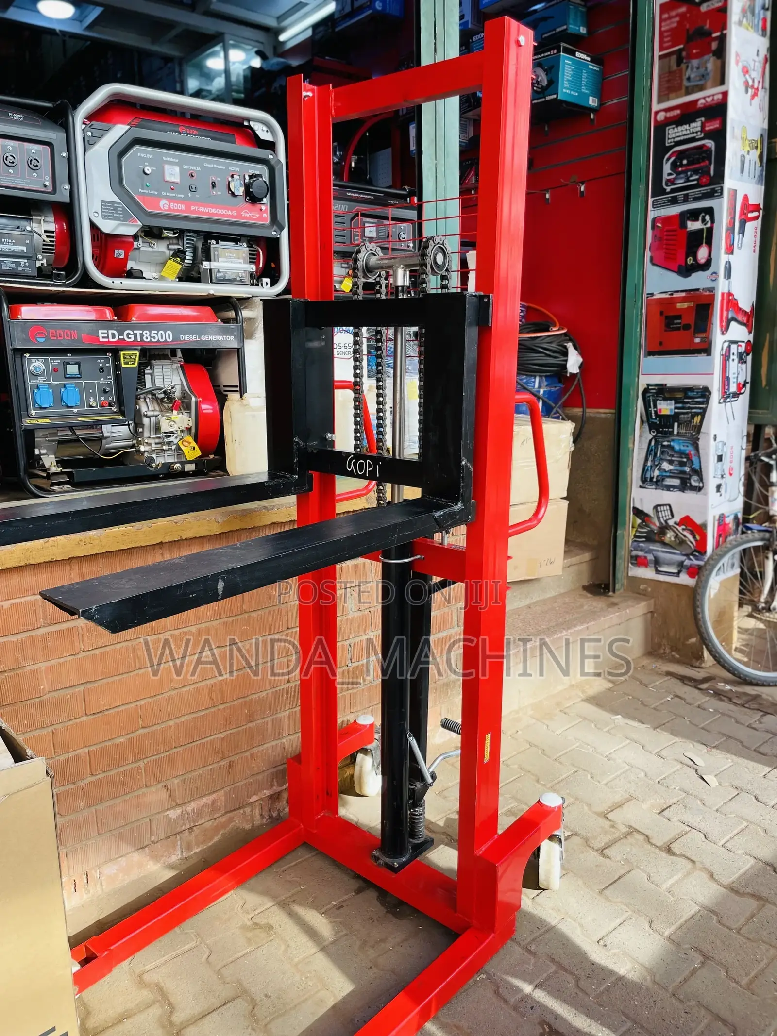 Fork Lift 2T (2000kg)