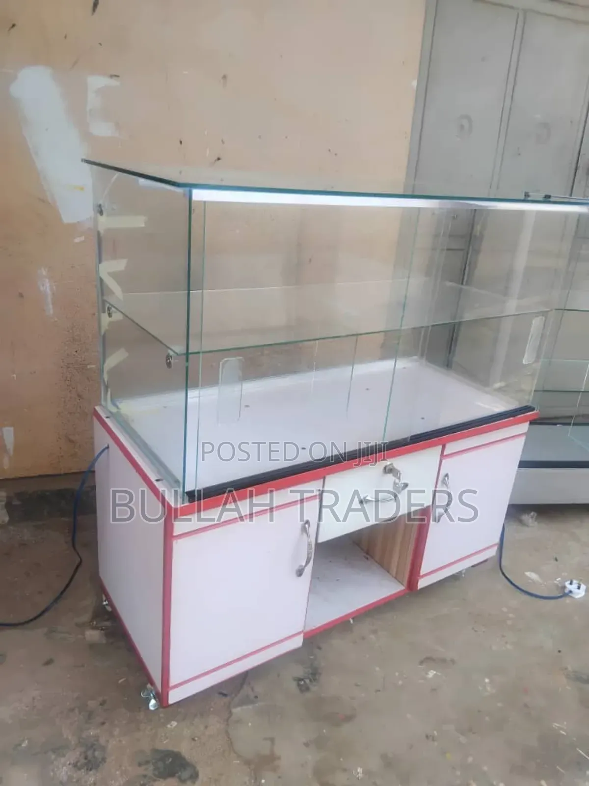 Glass Displays for Accessories