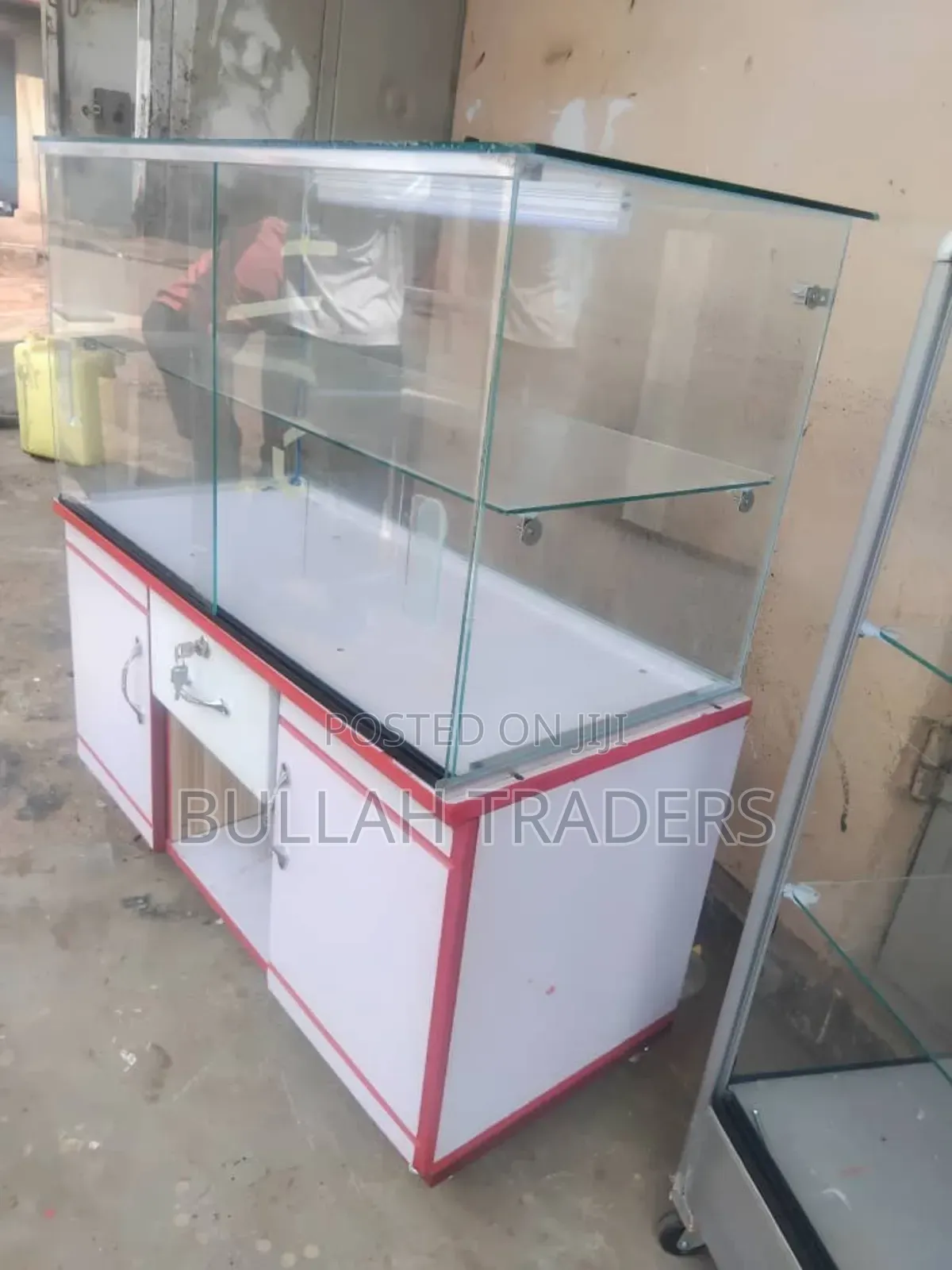 Glass Displays for Accessories