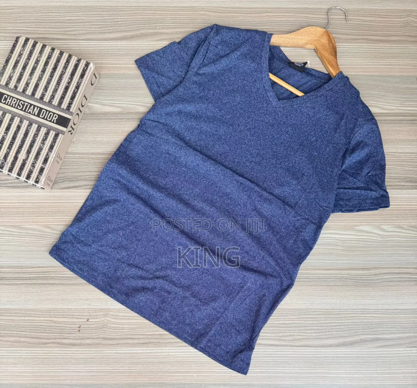 Only v-Neck T-Shirts