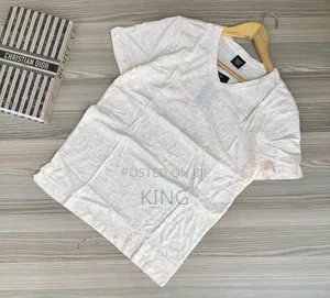 Tommy v-Neck T-Shirts