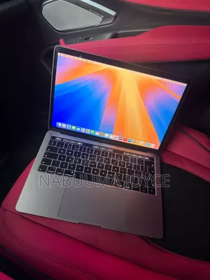 New Laptop Apple MacBook Pro 8GB Intel Core I5 SSD 256GB
