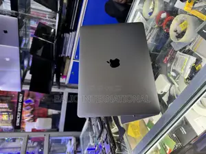 Laptop Apple MacBook 2018 16GB Intel Core I5 SSD 256GB