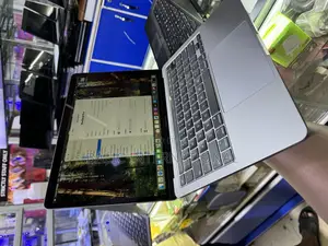 Laptop Apple MacBook 2018 16GB Intel Core I5 SSD 256GB