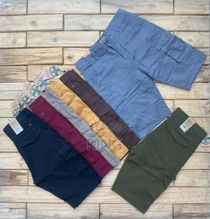 Modern Kaki Fit Cargo Tour Shorts