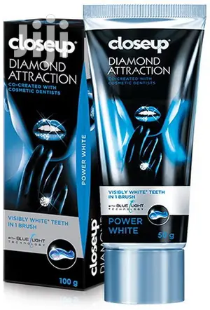 Close Up Diamond Attraction Toothpaste With Blue Light Technology 75ml