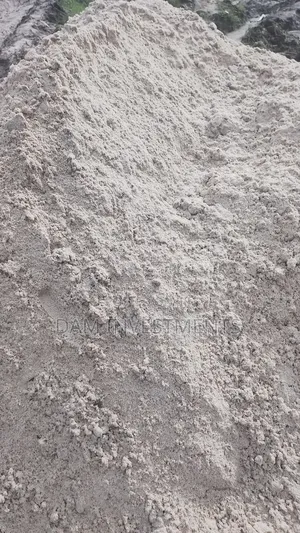 Lake Sand ( Lwera)