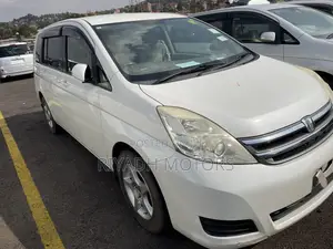 Toyota ISIS 1.8 G 2WD 2010 White