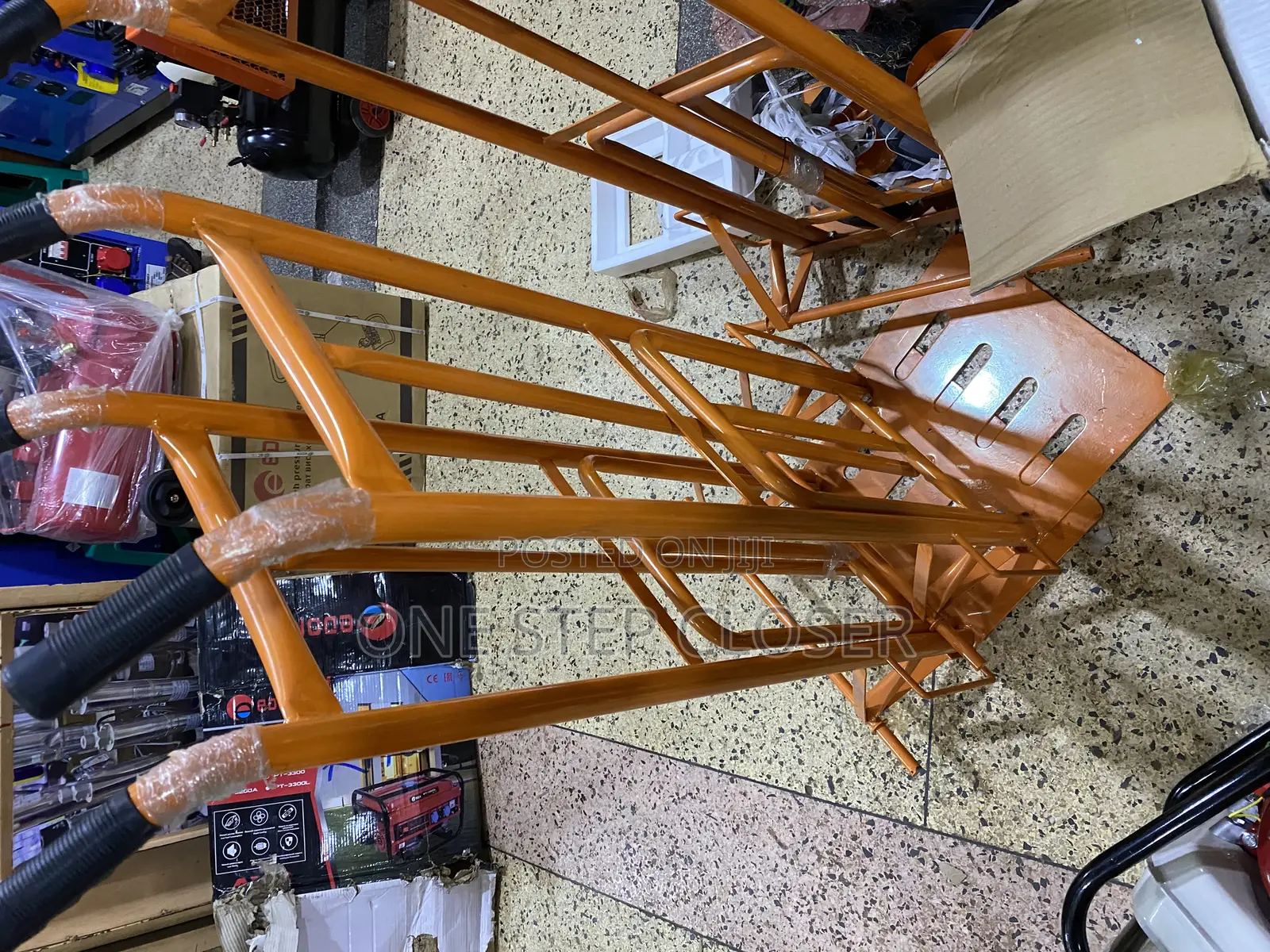 Cargo Trolleys/ Cargo Lifter
