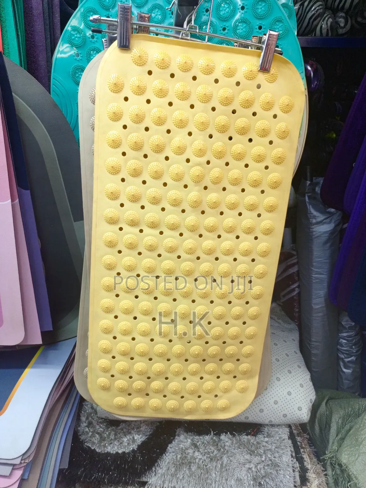 Beige Textured Rubber Bath Mat by Kenney.