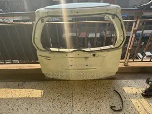 Toyota Ractis or Subaru Trezia Boot