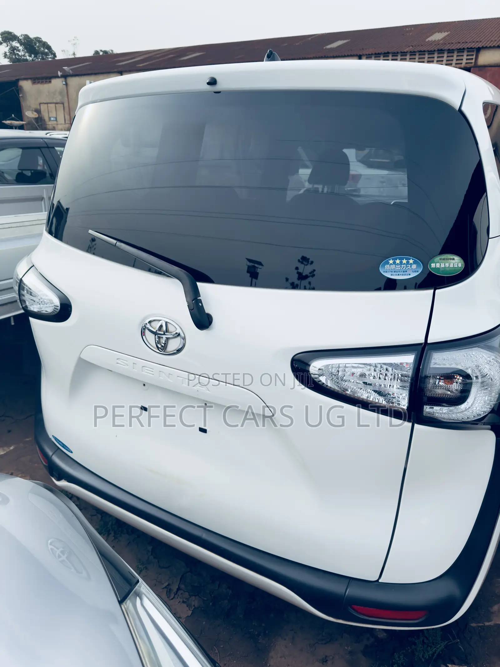 Toyota Sienta 1.5 AWD 2016 White