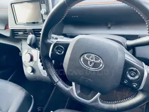 Toyota Sienta 1.5 AWD 2016 White