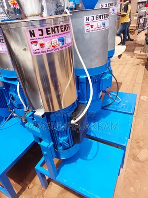Grand Nuts Machines