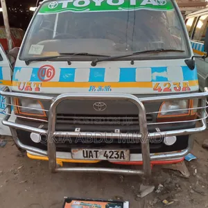 Toyota HiAce 2001 White
