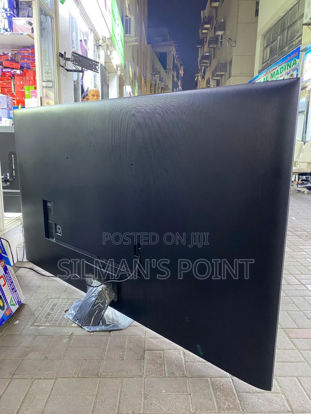 Open Box Samsung 98" Q80C Qled TV