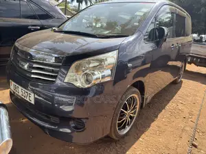 Toyota Noah 2.0 158hp AWD (8 Seater) 2010 Burgundy