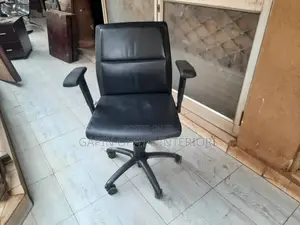 Simple Salon Adjustable Chair for Low Budget// Office Chair