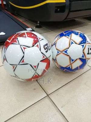 Select Brillant Super Soccer Balls. Size 4 5