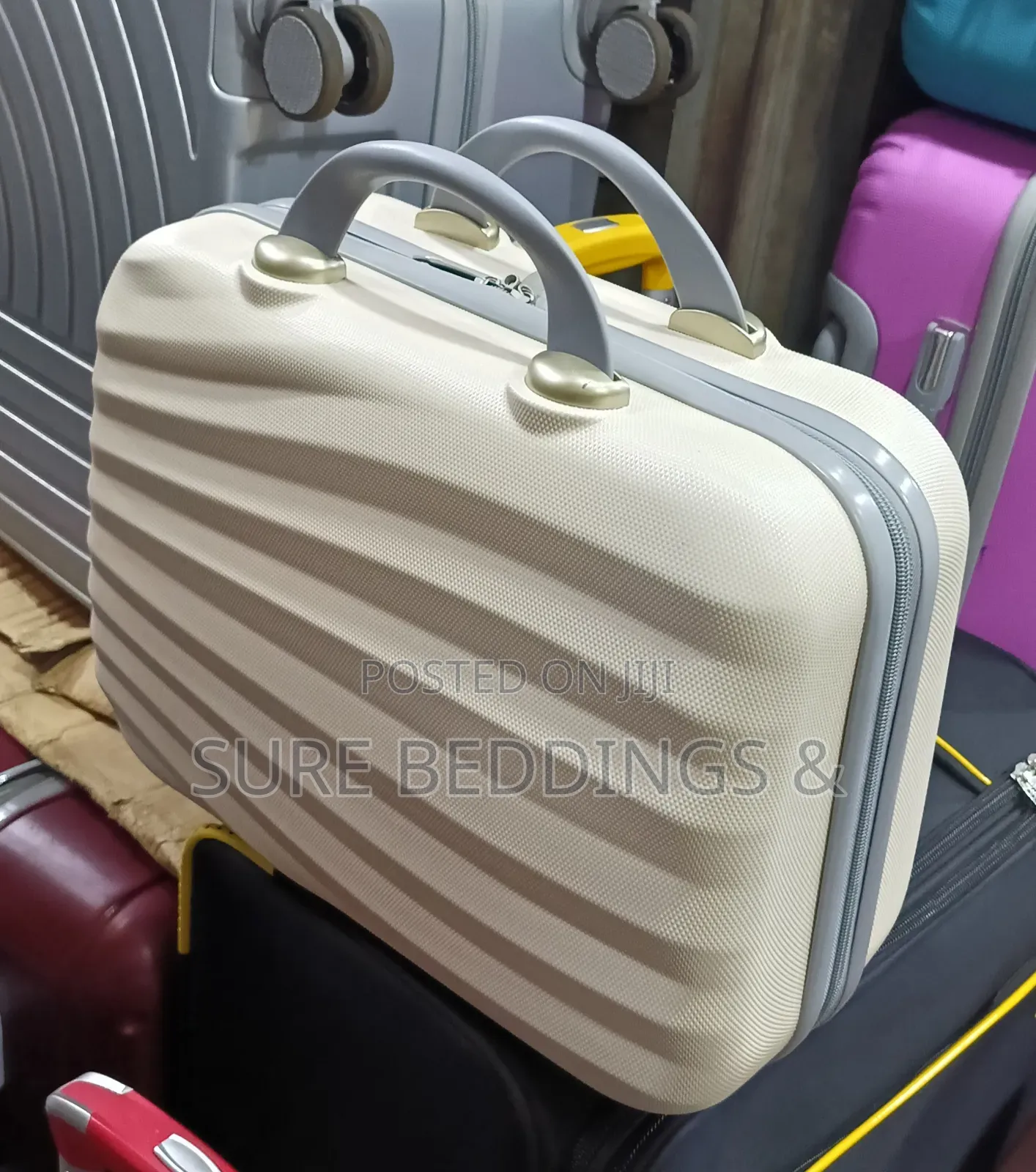 Simple Beauty Suitcase
