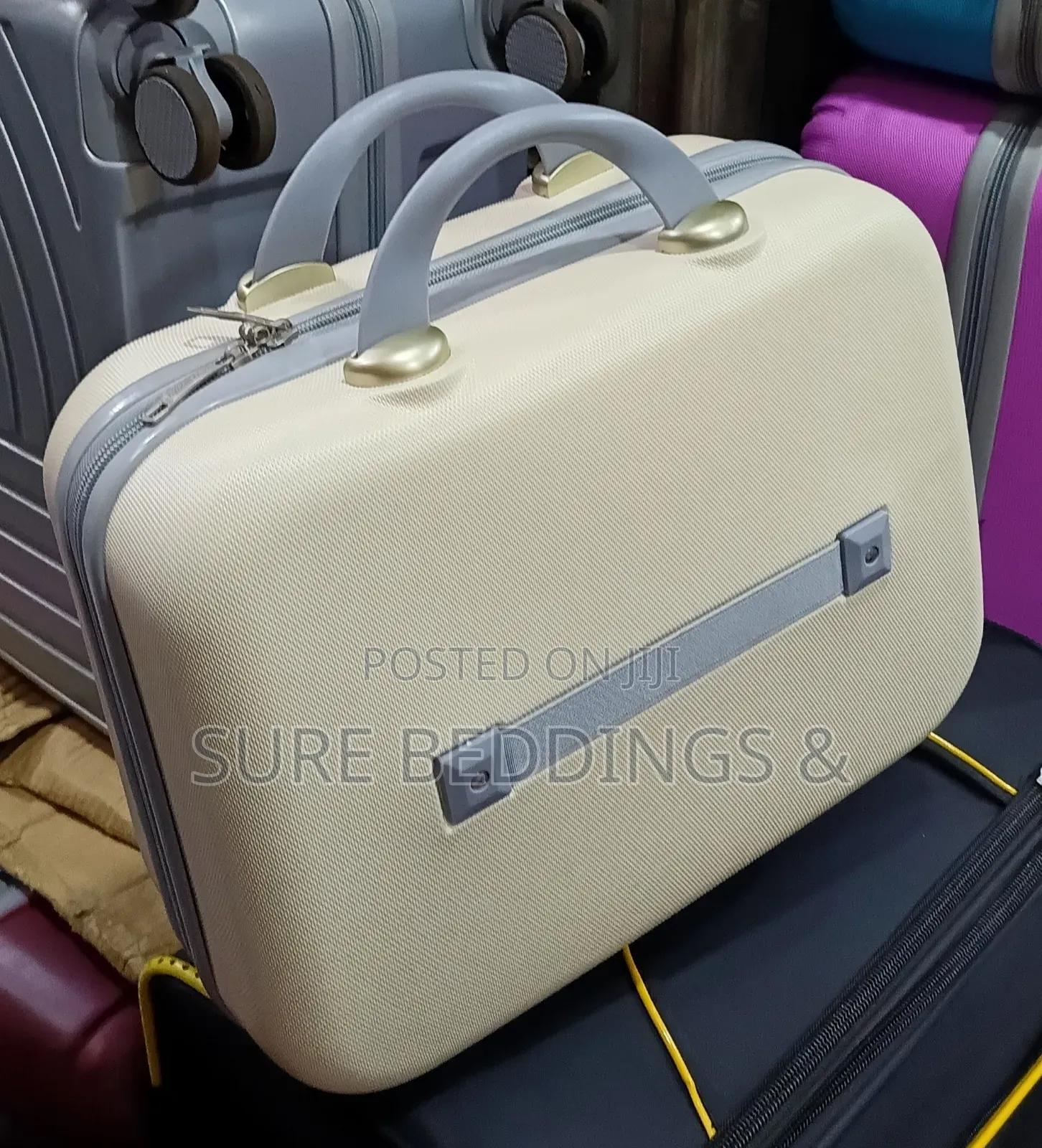 Simple Beauty Suitcase