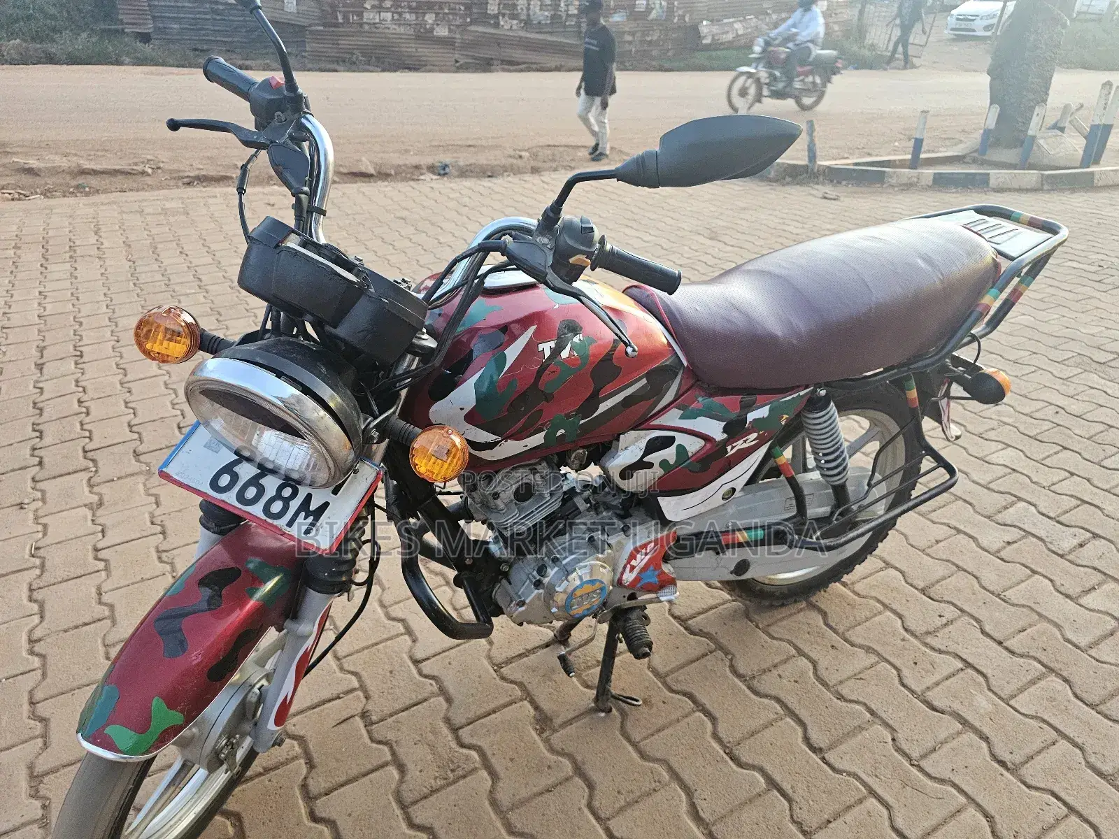 TVS HLX 125 2020 Red